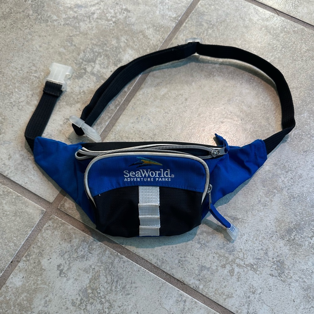 Vintage SeaWorld Fanny Pack